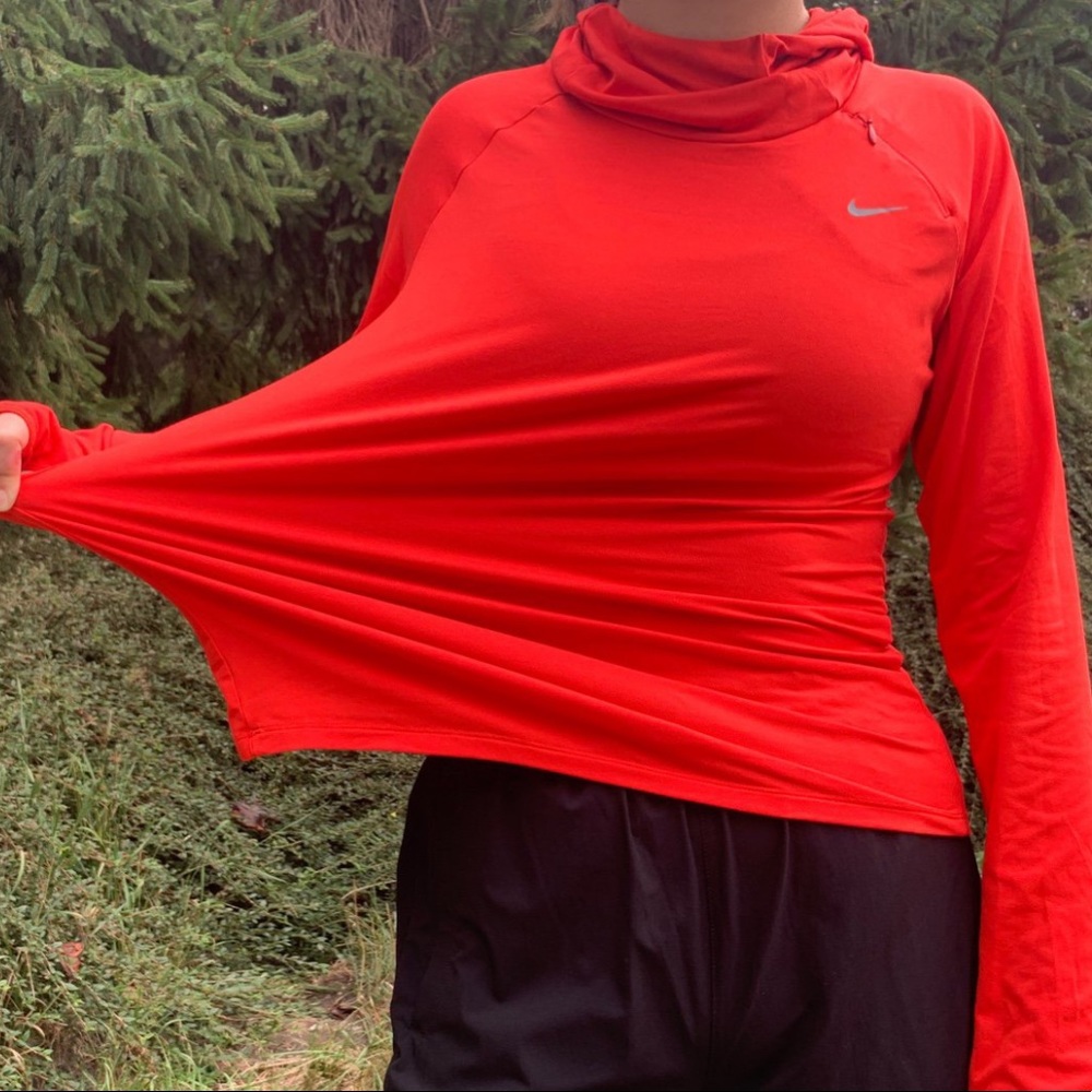 nike workout top